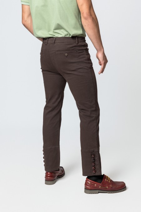 PANTALON CAMPERO CON BOTONES MARRON