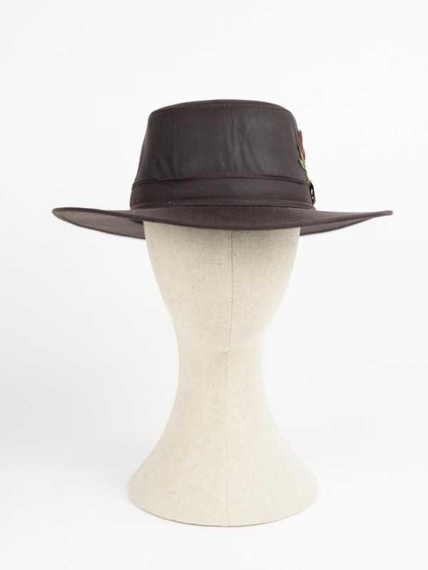 Sombrero de ala ancha en tono marrón. 2