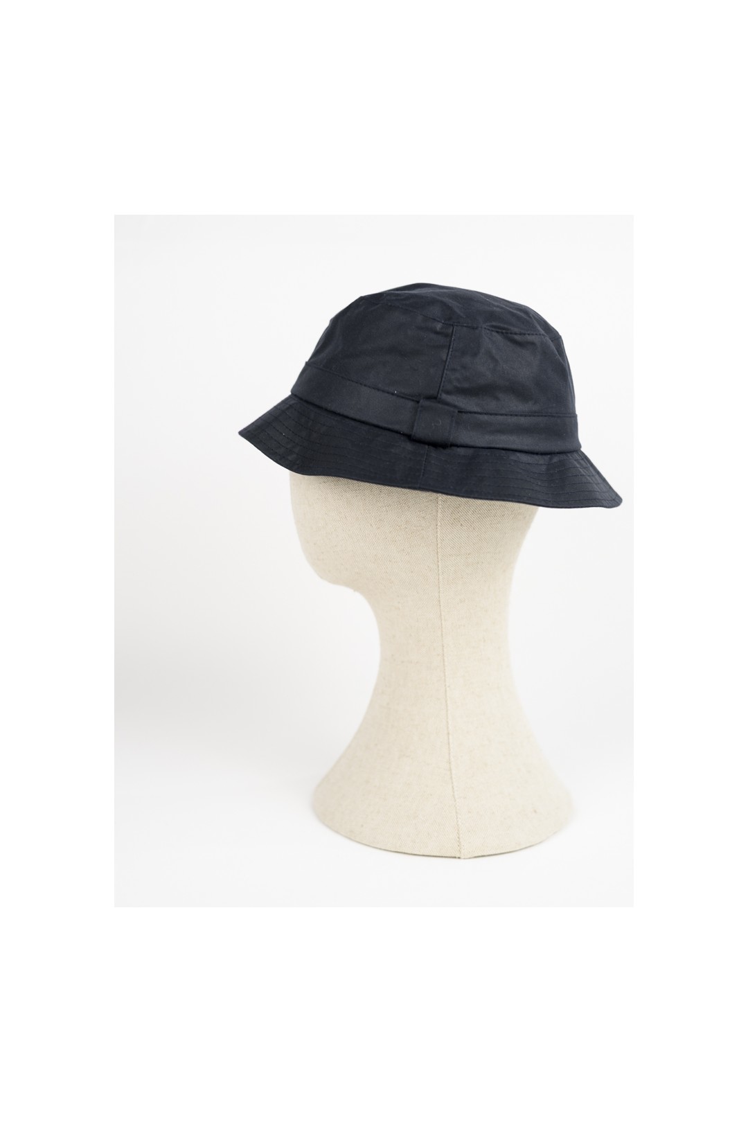 CHAPEAU DE BROUSSE ROND ET CIRÉ. COULEUR BLEU MARINE