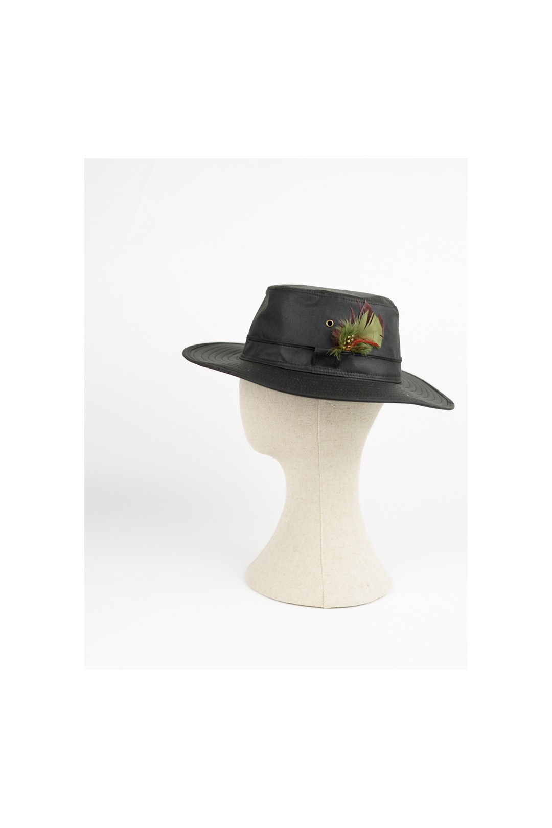 Sombrero de ala ancha en tono verde